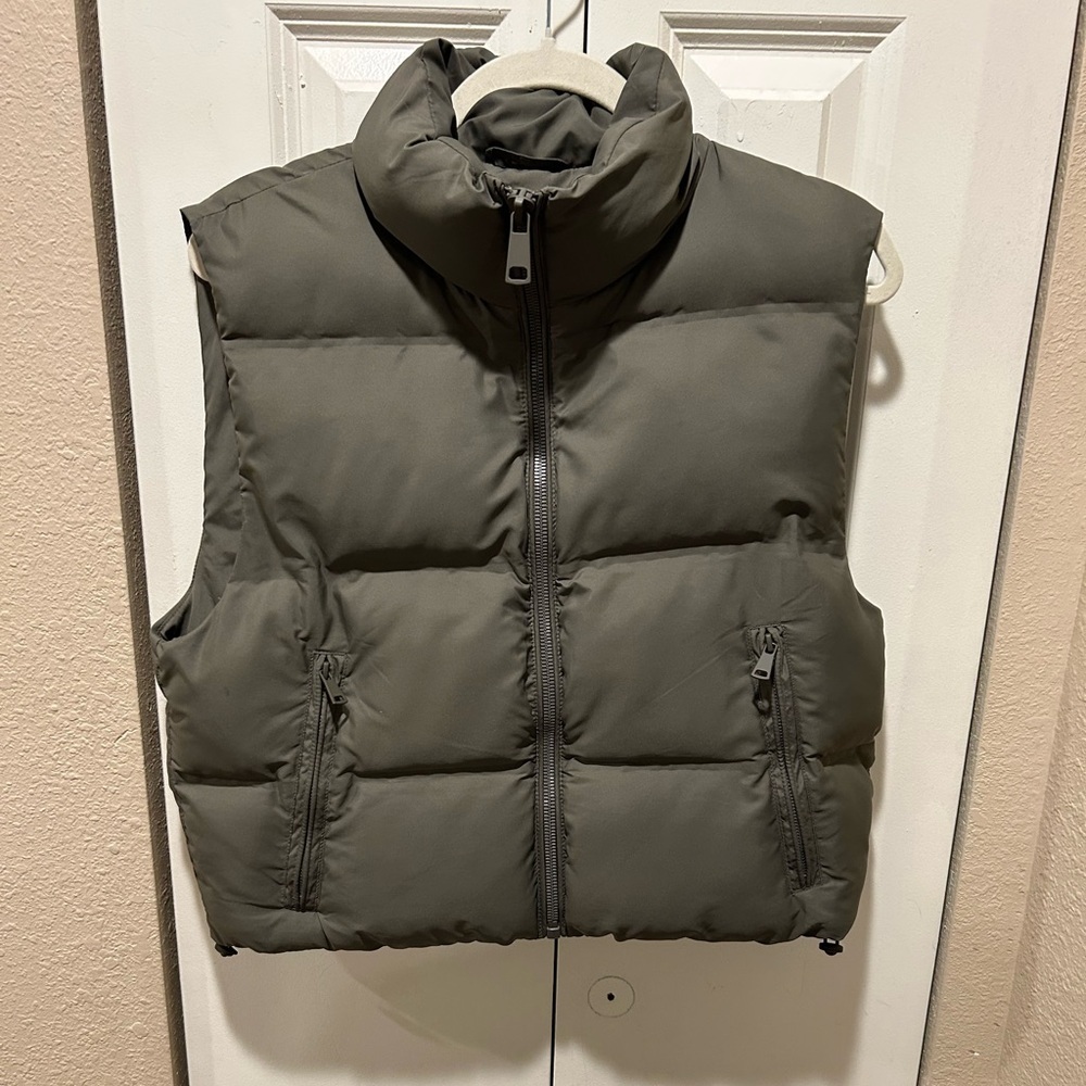 Zara Puffer Vest In Army Green , size XS